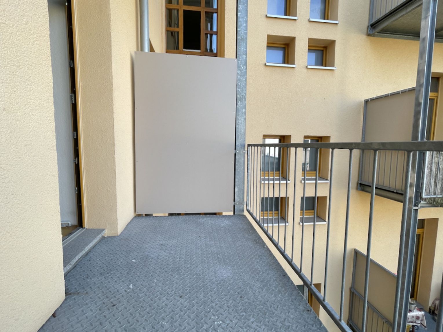 Sonnenberg • 3 Räume • Balkon • Jugendstil • modernes Bad mit Wanne • offene Küche • Lift • Miete