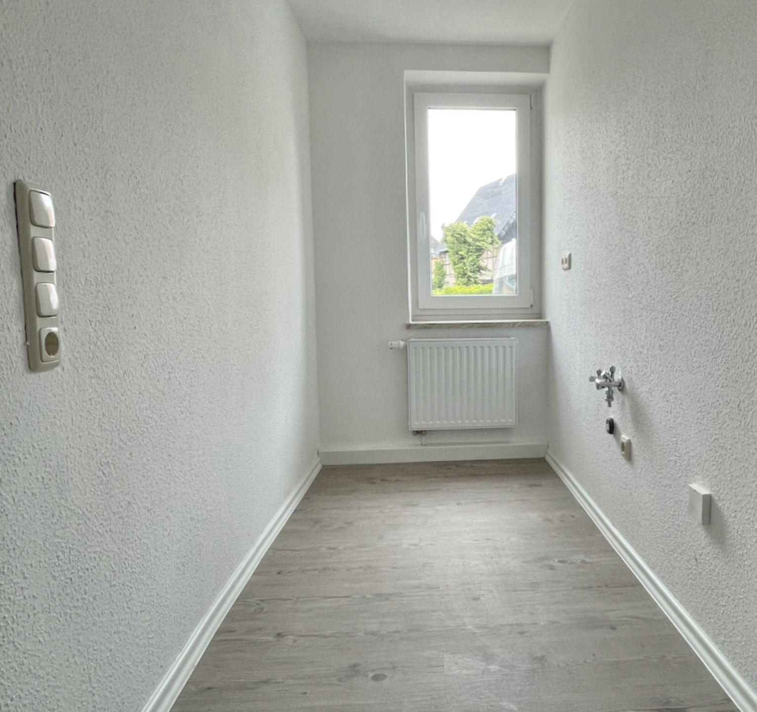 Stellplatz • Kändler • kleine 2-Raum Wohnung • Laminat • Tageslichtbad mit Dusche • jetzt anrufen