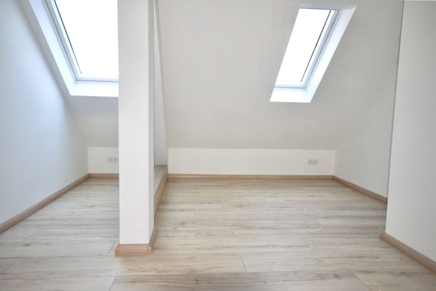 4-Raum • Balkon • offene Küche • Fussbodenheizung • Kaminofen • SmartHome • Erstbezug • jetzt mieten