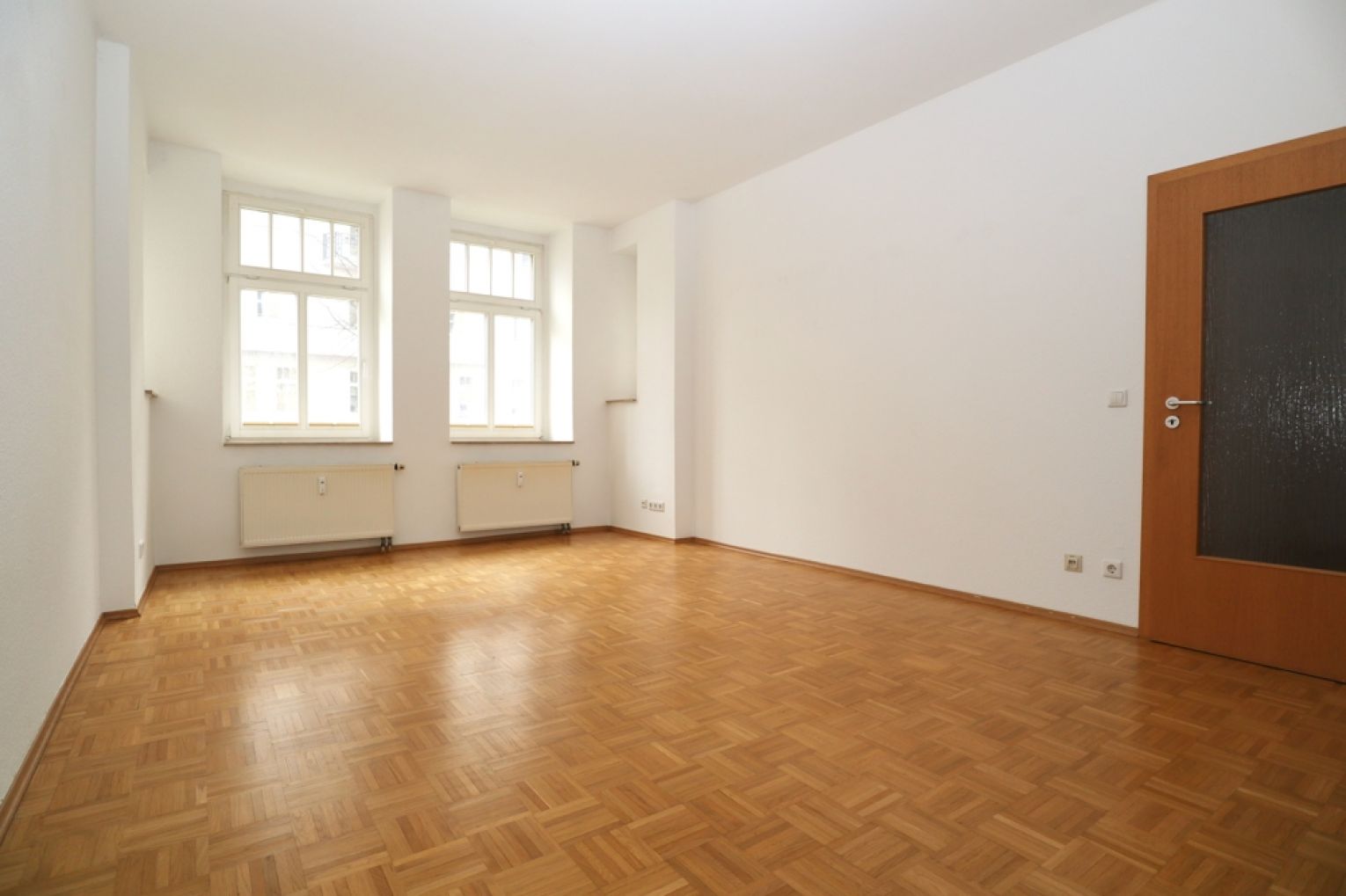 1-Zimmer Wohnung • Einbauküche • Kaßberg • Dusche • Chemnitz • Parkett • Singlewohnung • Mieten!!