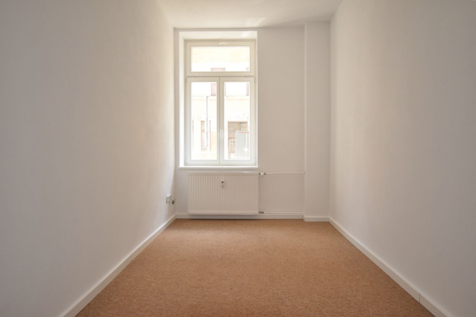 2 Zimmerwohnung • Sonnenberg • frisch renoviert  • Tageslichtbad mit Wanne • Abstellraum • mieten?