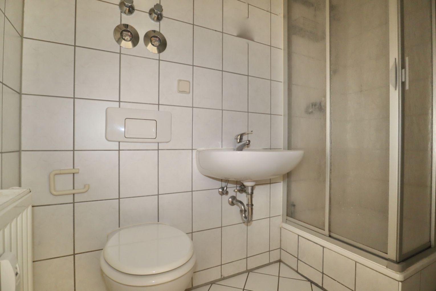 Mietwohnung • in Chemnitz • mit Einbauküche • 2 Zimmer • Dusche • Dachgeschoss • ab sofort frei