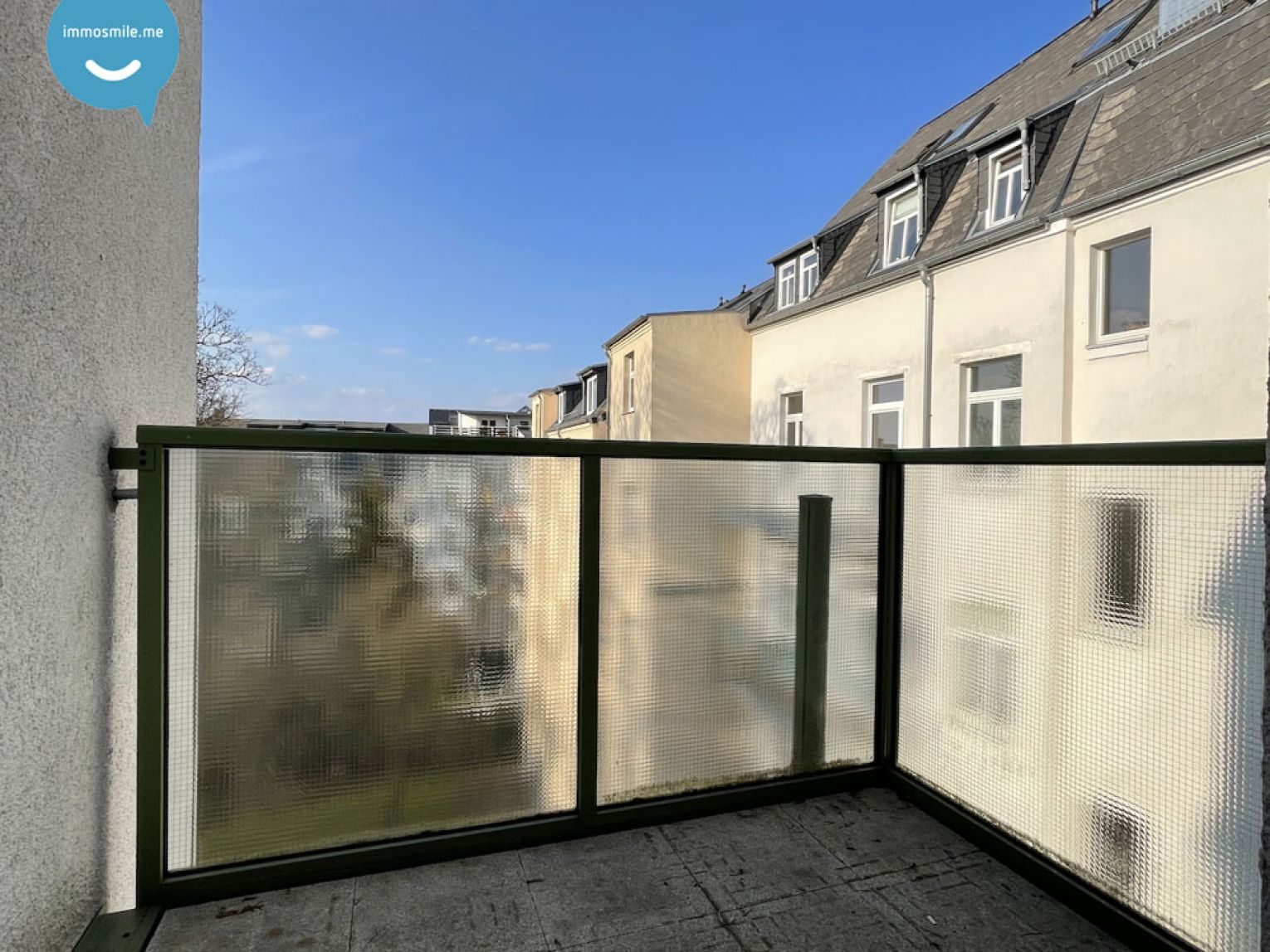 NEU gestaltetete 2-Raum Mietwohnung • Balkon • Kaßberg • offene Küche • Aufzug • Laminat • sonnig