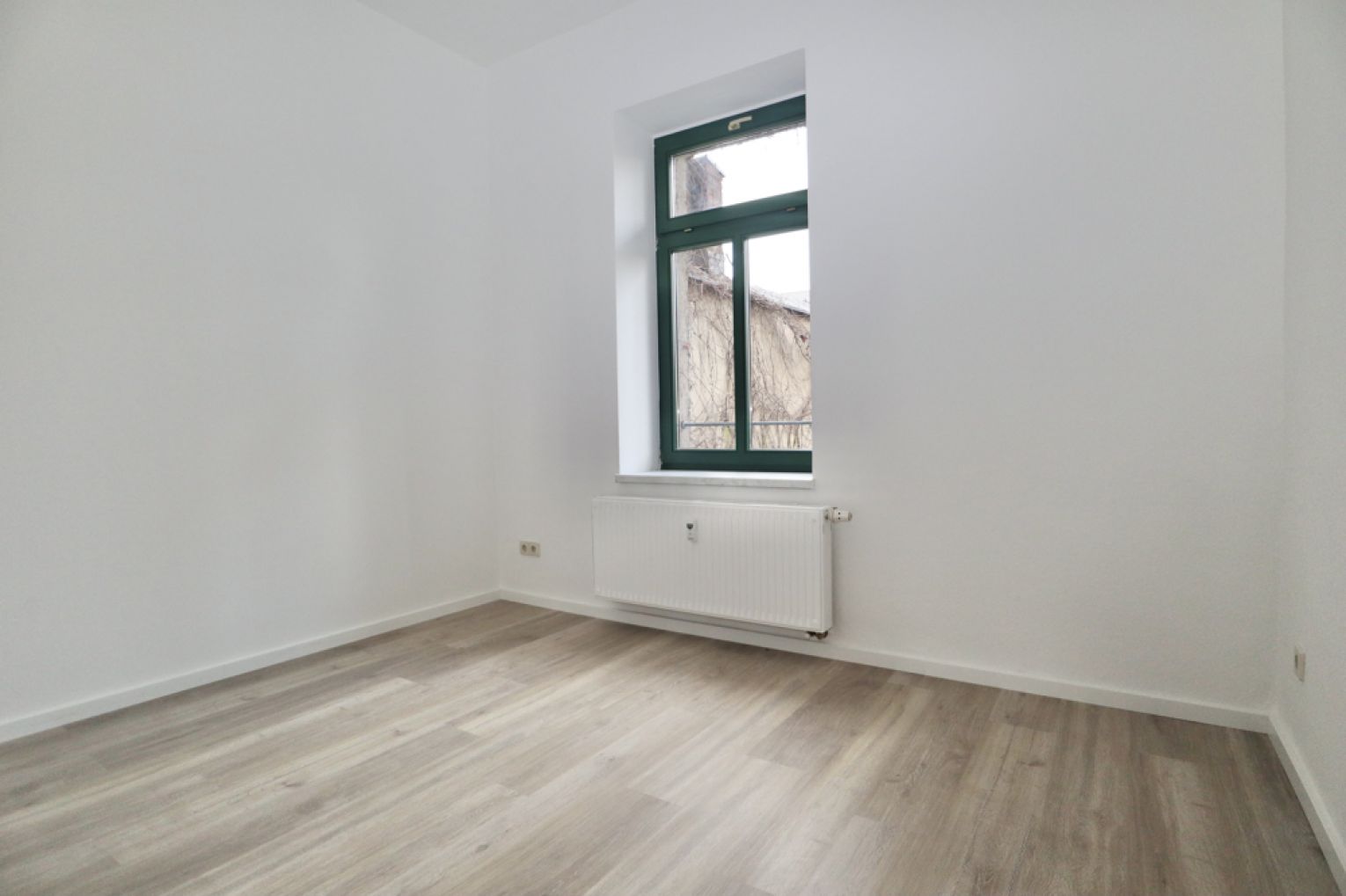 große 4-Raum Wohnung • in Altendorf • Chemnitz • Stellplatz • Balkon • Erdgeschoss • jetzt anrufen