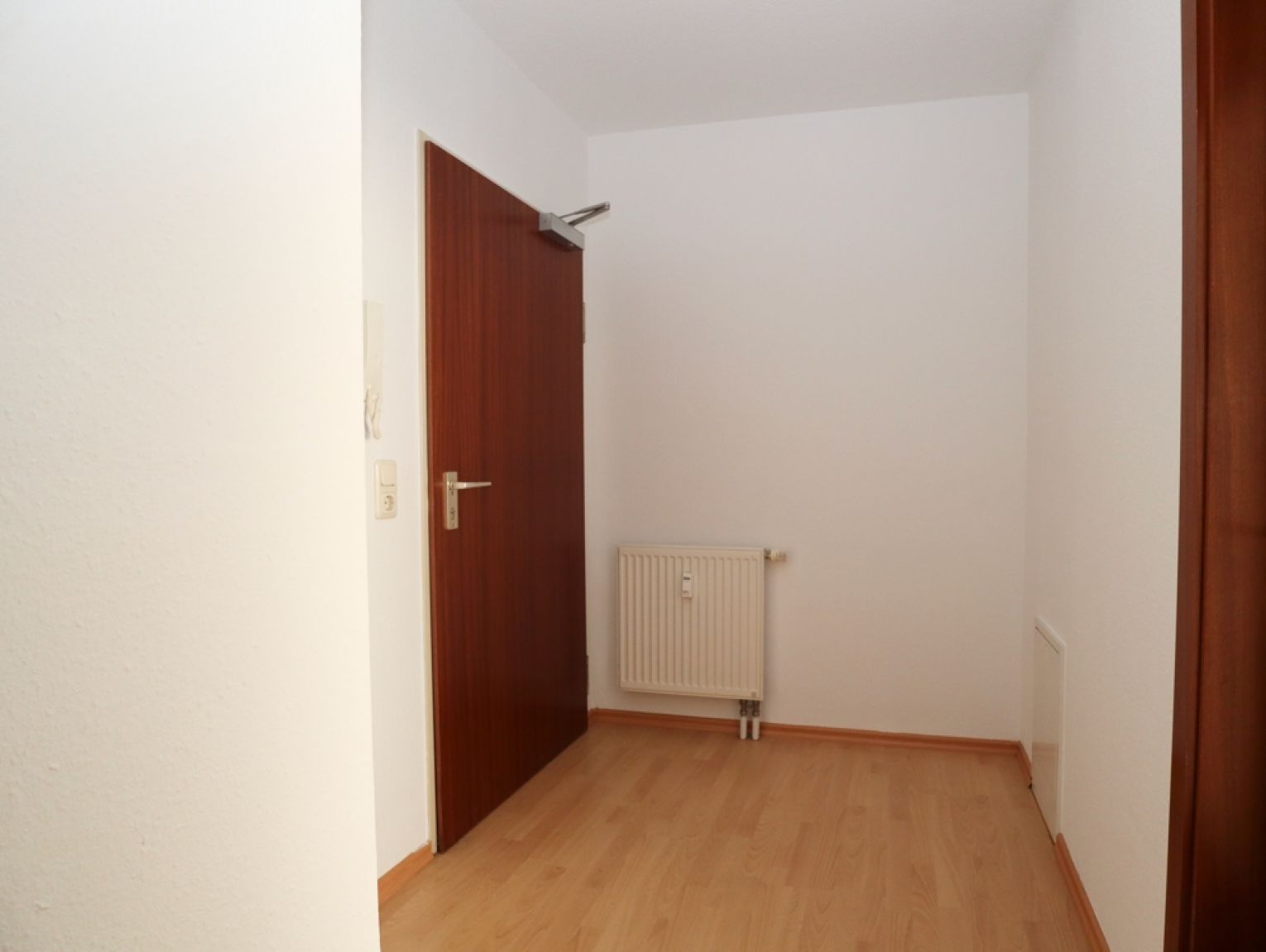 1-Zimmer • Chemnitz • Uni-Nähe • Einbauküche • Balkon • Studenten-Wohnung • Lutherviertel • ruf an