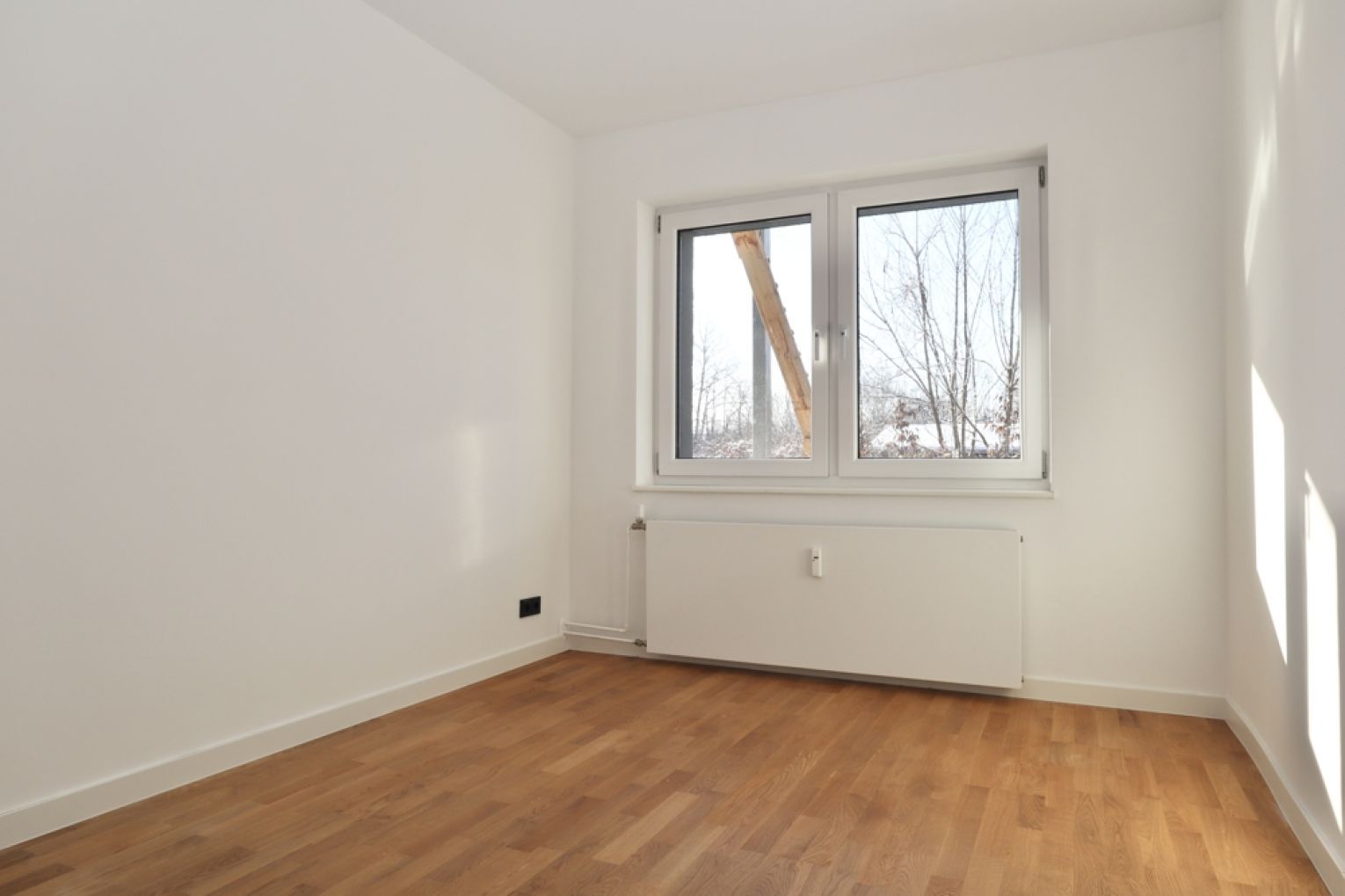 4-Zimmer Wohnung • Erdgeschoss • Terrasse • Parkettboden • modern wohnen • Kapellenberg •  Chemnitz