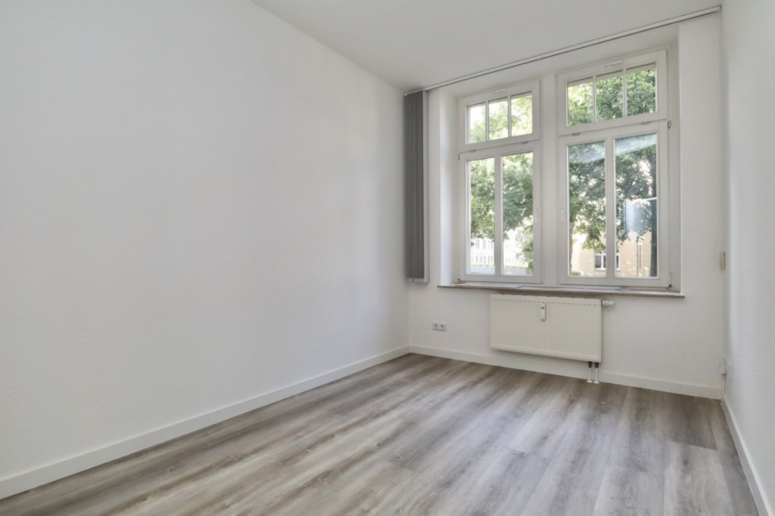 ERSTBEZUG • Kaßberg • 4-Zimmer Wohnung in Chemnitz • Wanne und Dusche • jetzt mieten • mit Balkon