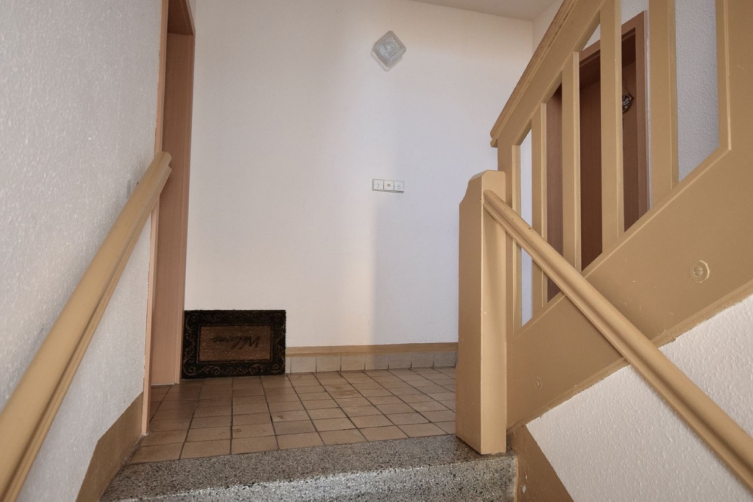 3-Zimmer • neu renoviert • Balkon • Tageslichtbad mit Wanne • Laminat • gedämmte Fassade • TOP!