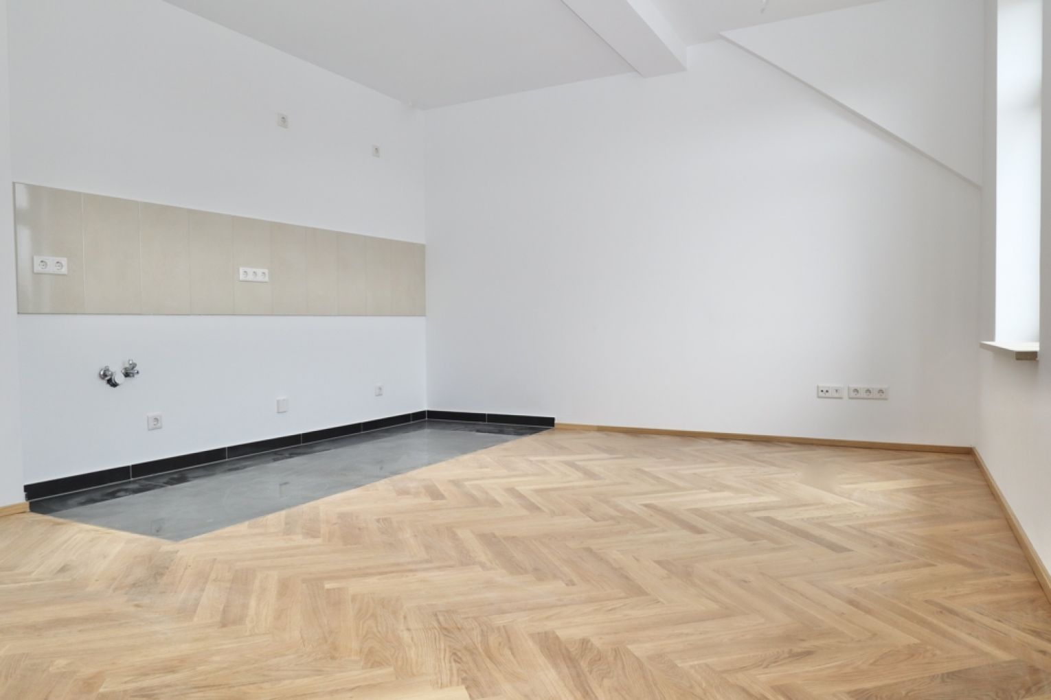 Maisonette Wohnung • 2 Zimmer • Bernsdorf • Erstbezug • modern • Dachgeschoss • jetzt anrufen !