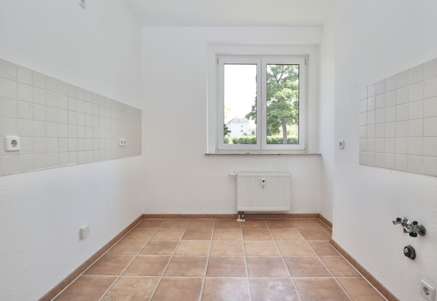 2-Zimmer Wohnung in Gablenz • Balkon • schöne Lage • Laminat • jetzt anrufen • zur Miete • Chemnitz