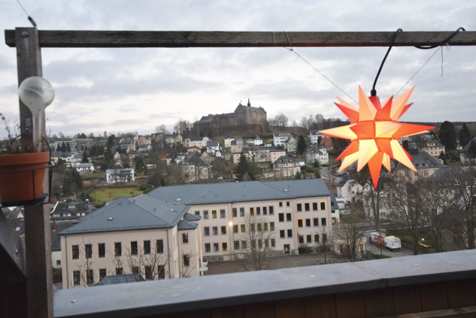 Stollberg • 4-Raum • mit Kamin • Balkon • Bad mit Dusche & Wanne • Sonnig • Einbauküche • anschauen?