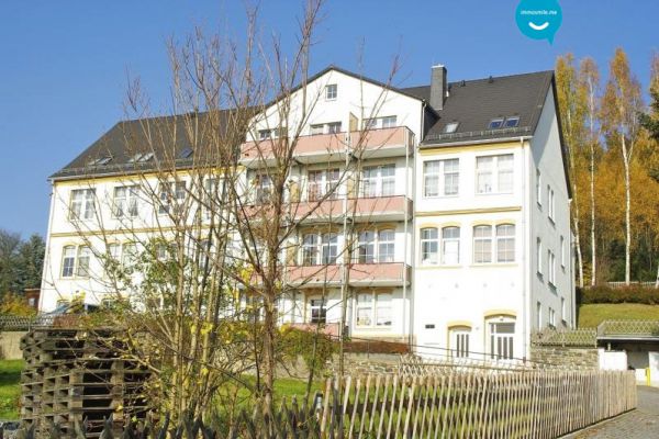 2 Zimmer • Balkon • ruhig gelegen • Laminat • Stellplatz • gleich mal anschauen !?