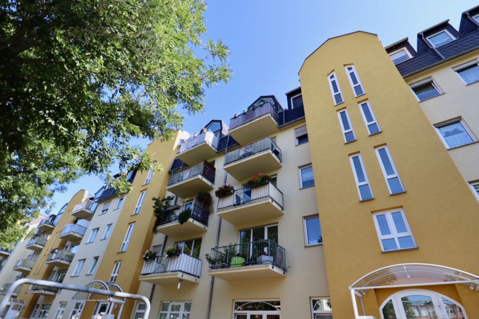 2-Zimmer • Balkon • Aufzug • TG-Stellplatz • jetzt mieten • Altchemnitz • ruhige Lage