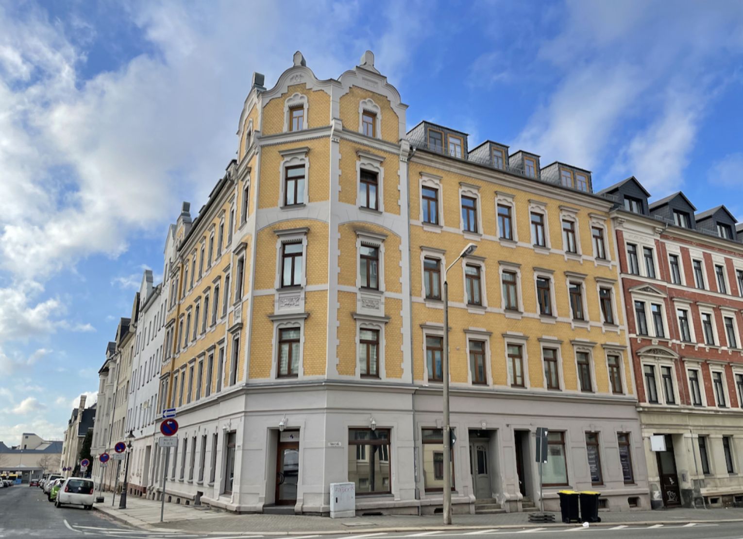 Sonnenberg • 3 Räume • Balkon • Jugendstil • modernes Bad mit Wanne • offene Küche • Lift • Miete