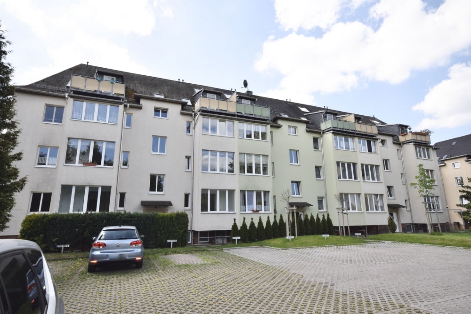 Balkon • Bad mit Wanne & Dusche • Wintergarten • 3-Raum Wohnung in Chemnitz • Hilbersdorf • anrufen