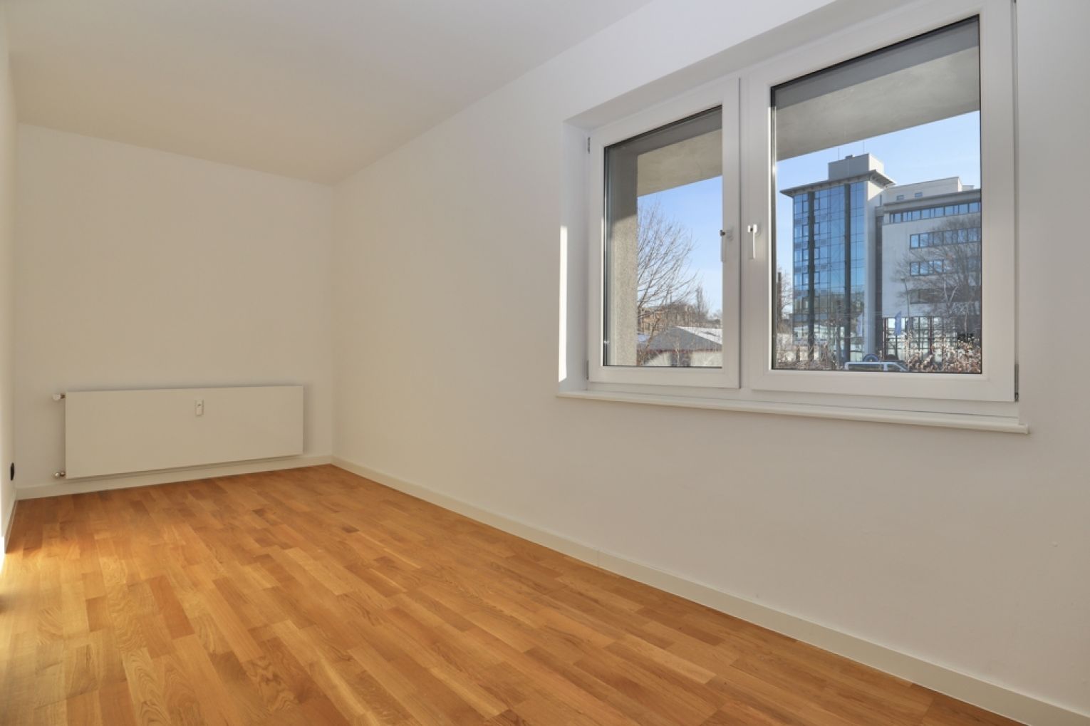 4-Zimmer Wohnung • Erdgeschoss • Terrasse • Parkettboden • modern wohnen • Kapellenberg •  Chemnitz