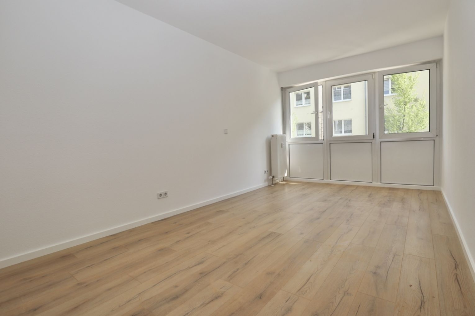 2 Zimmer •  Einbauküche • Balkon • Tiefgarage • Lutherviertel • in Chemnitz • jetzt mieten