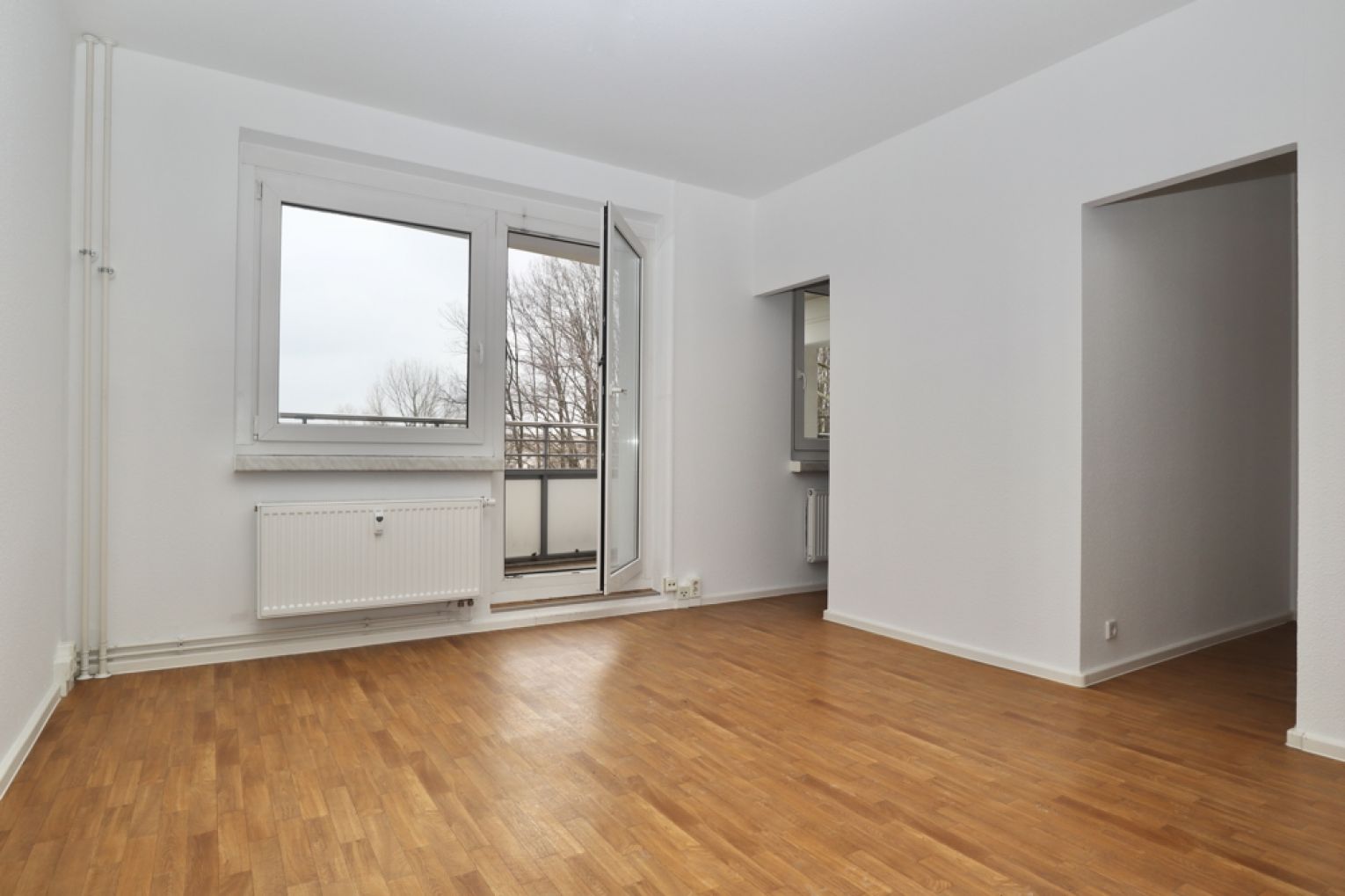 Hutholz • 2-Raum Wohnung • Balkon • ruhige Lage • Einbauküche • jetzt Besichtigung vereinbaren