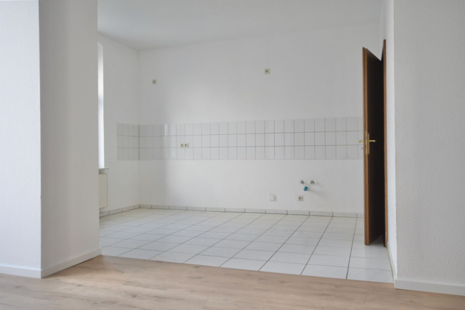 3-Zimmer Wohnung in Chemnitz • offene Küche • Bad mit Wanne • Wintergarten • Laminat • Jetzt Mieten!