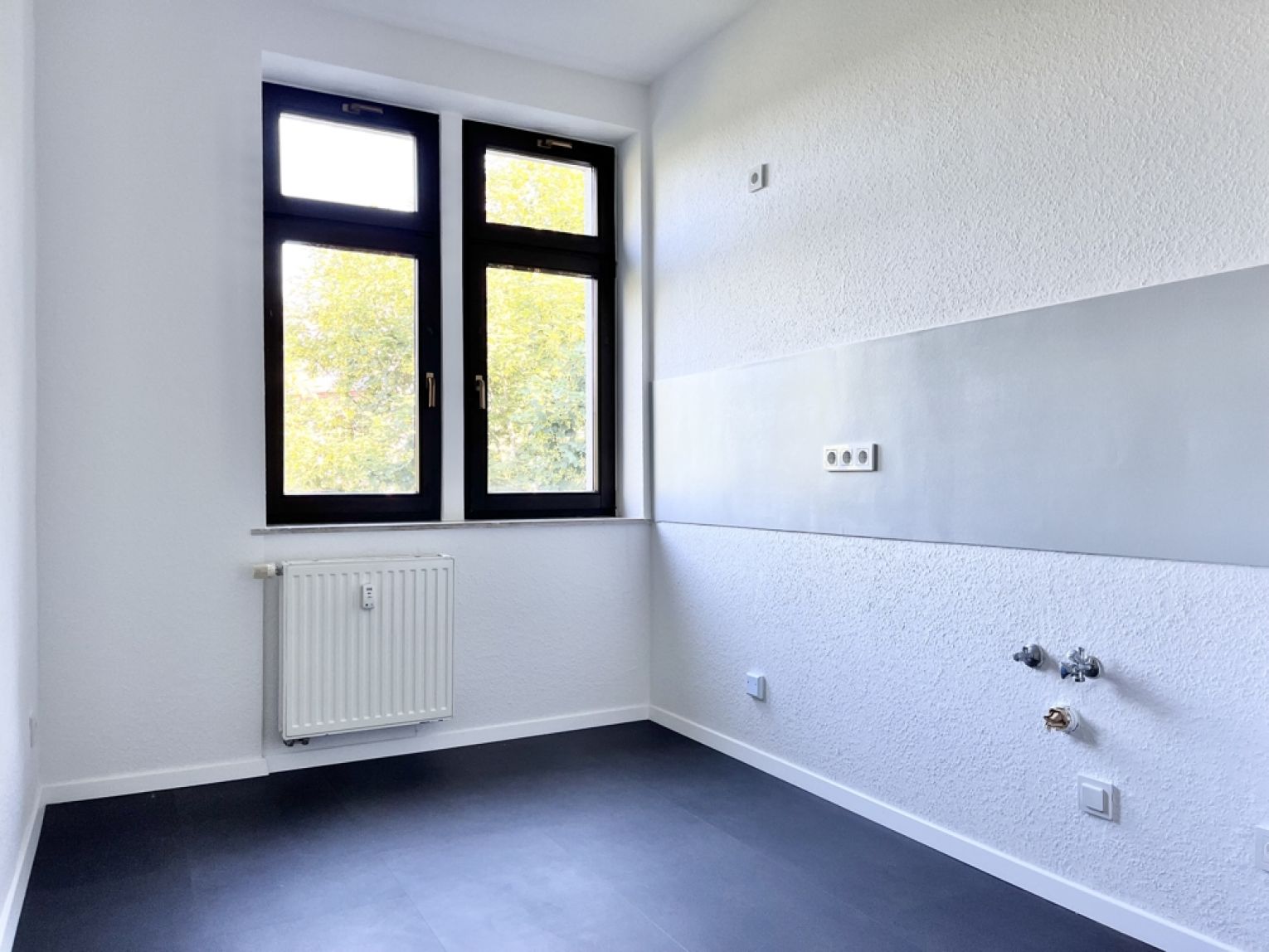 Schloßchemnitz • 2-Zimmer Wohnung • Einbauküche • individuell • Balkon • zur Miete • neu saniert