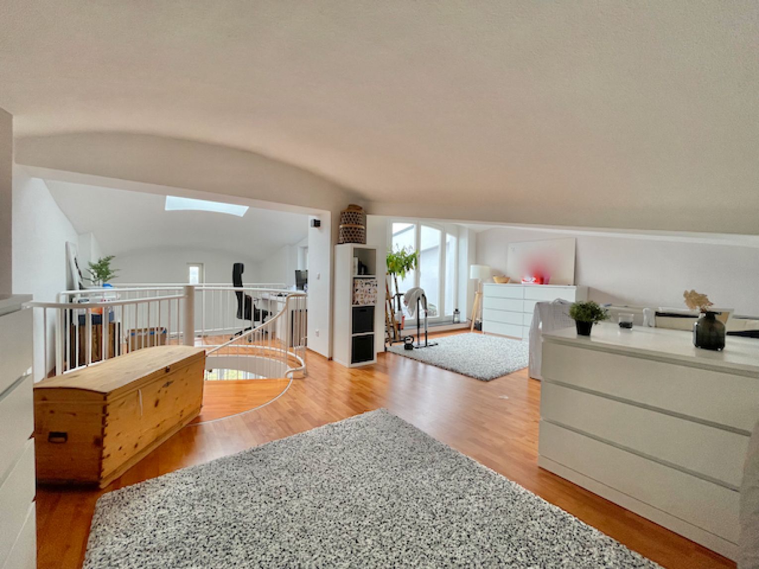 Kaßberg • möbliert • 3 Zimmer • Maisonette • Dachgeschoss • Dachterrasse • Einbauküche • Balkon