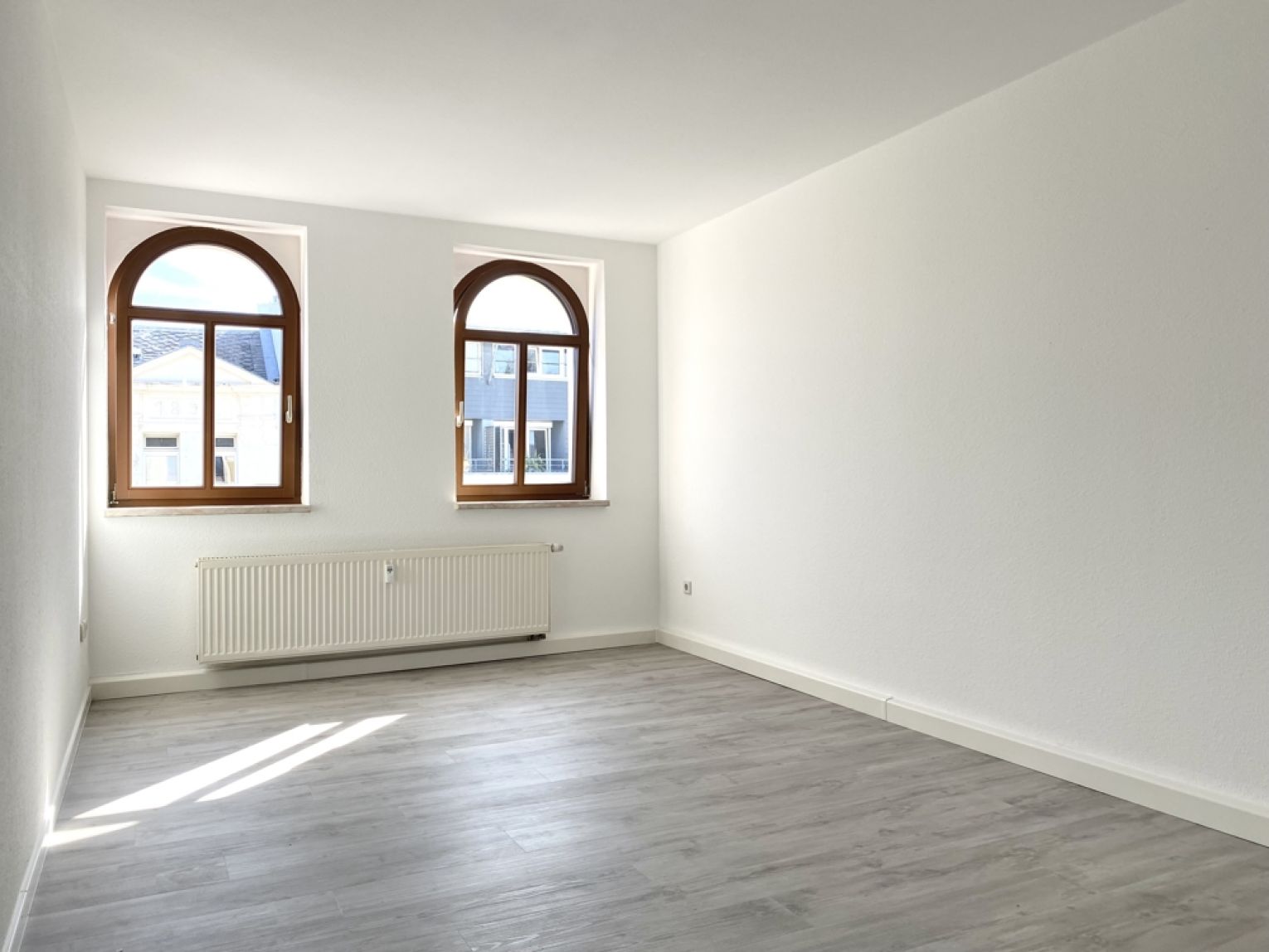 Kaßberg • Dachgeschoss • 3-Raum Wohnung • in Chemnitz • Balkon • offene Küche • modern und schick