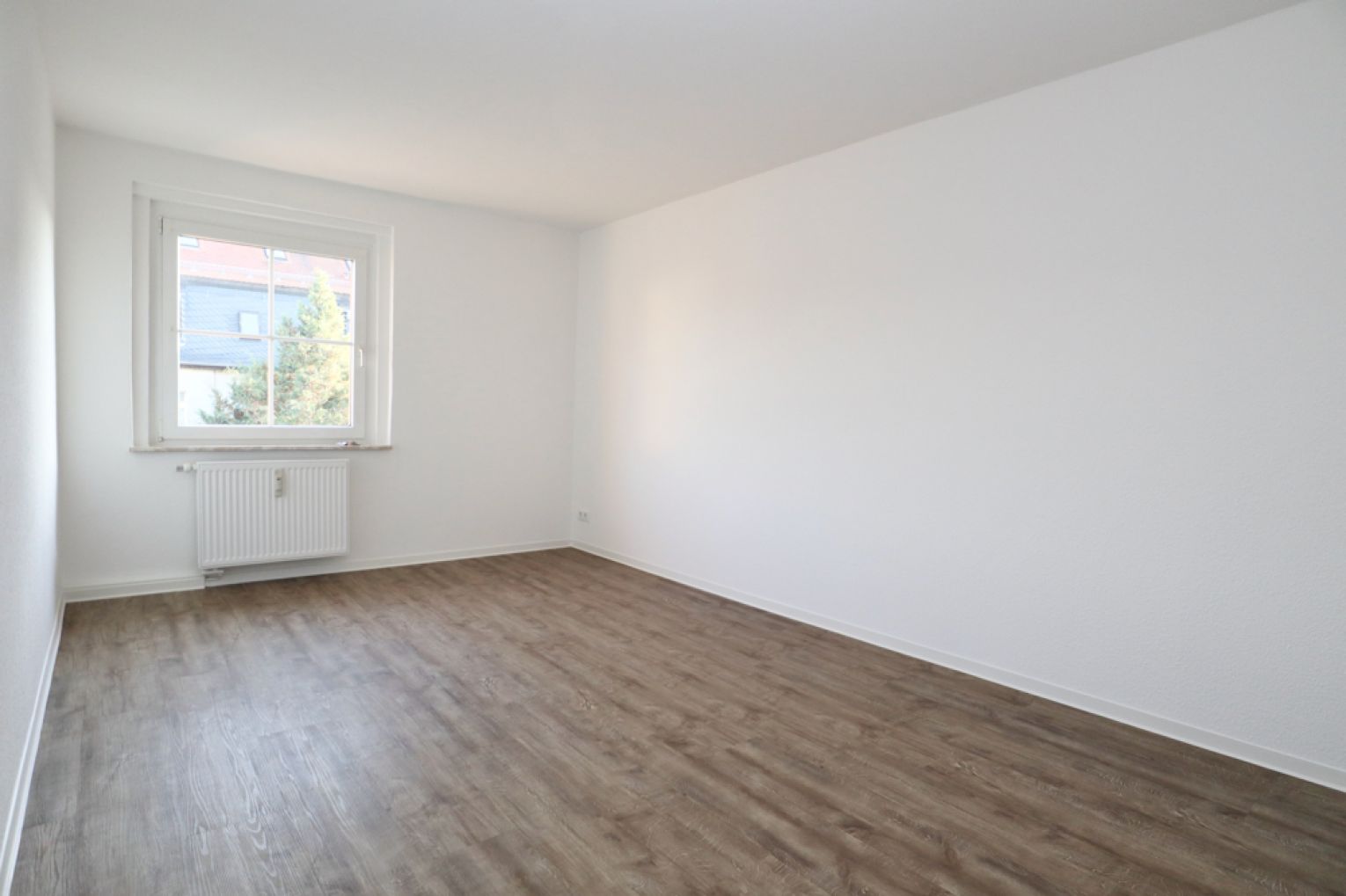 Ebersdorf • zur Miete • 2 Zimmer • neu saniert • Chemnitz • Einbauküche • jetzt anrufen