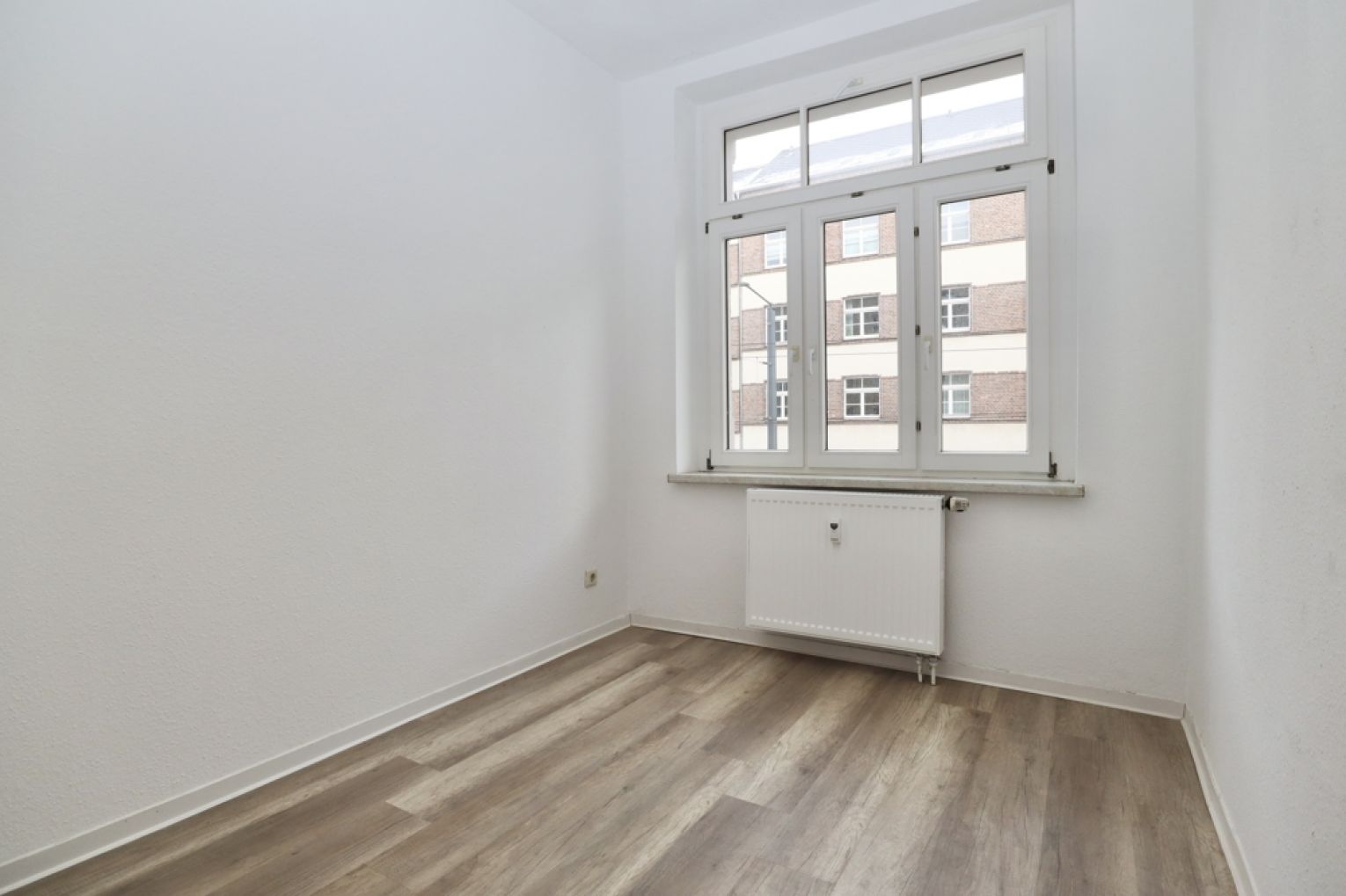 3-Raum Wohnung • Bernsdorf • in Chemnitz • Balkon • NEUER Boden •  UNInah • jetzt Besichtigen