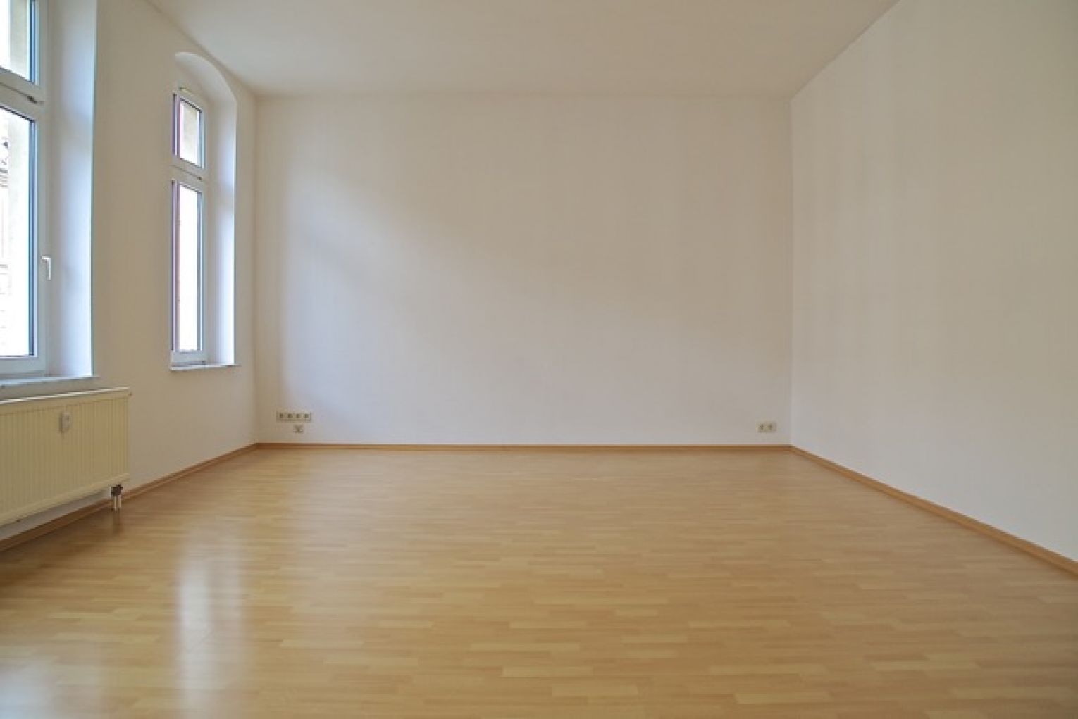 3-Zimmer Wohnung • Balkon • Tageslichtbad mit Wanne • Einbauküche • Stellplatz  • jetzt anrufen!