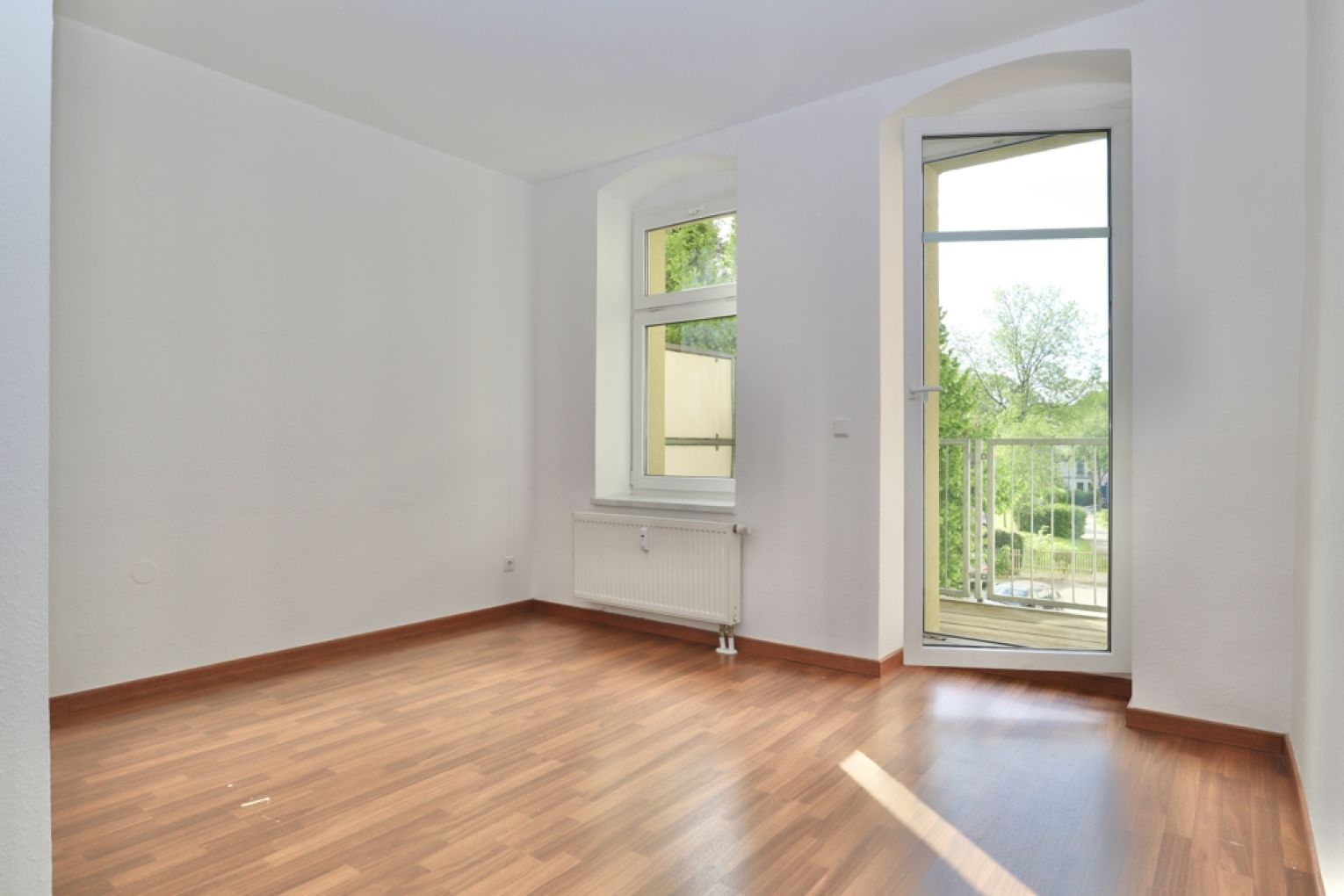 2-Raum Wohnung • Einbauküche • Balkon • Wanne • Schloßchemnitz • jetzt anrufen