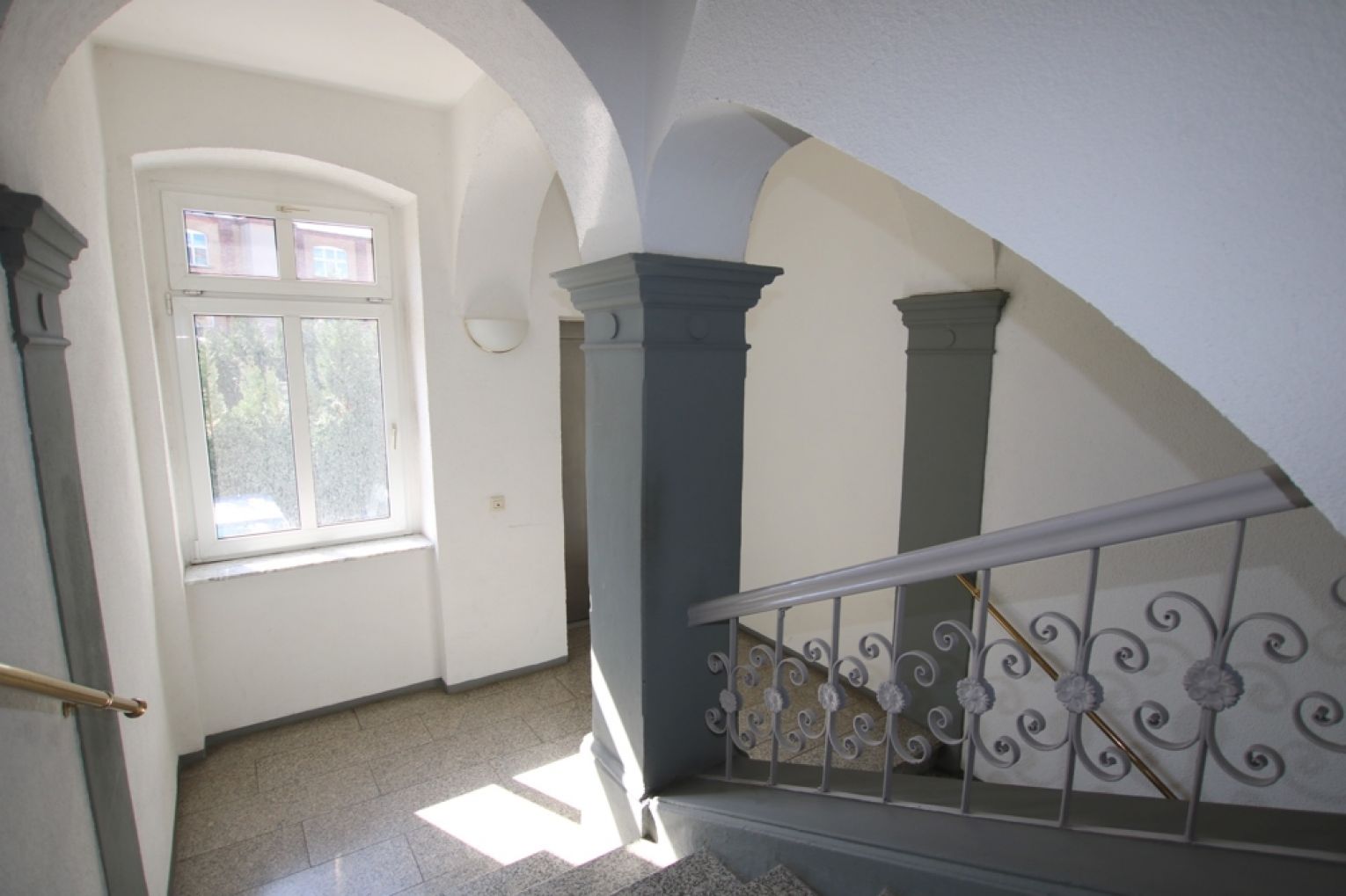 3-Zimmer Wohnung • Balkon • Tageslichtbad mit Wanne • Einbauküche • Stellplatz  • jetzt anrufen!