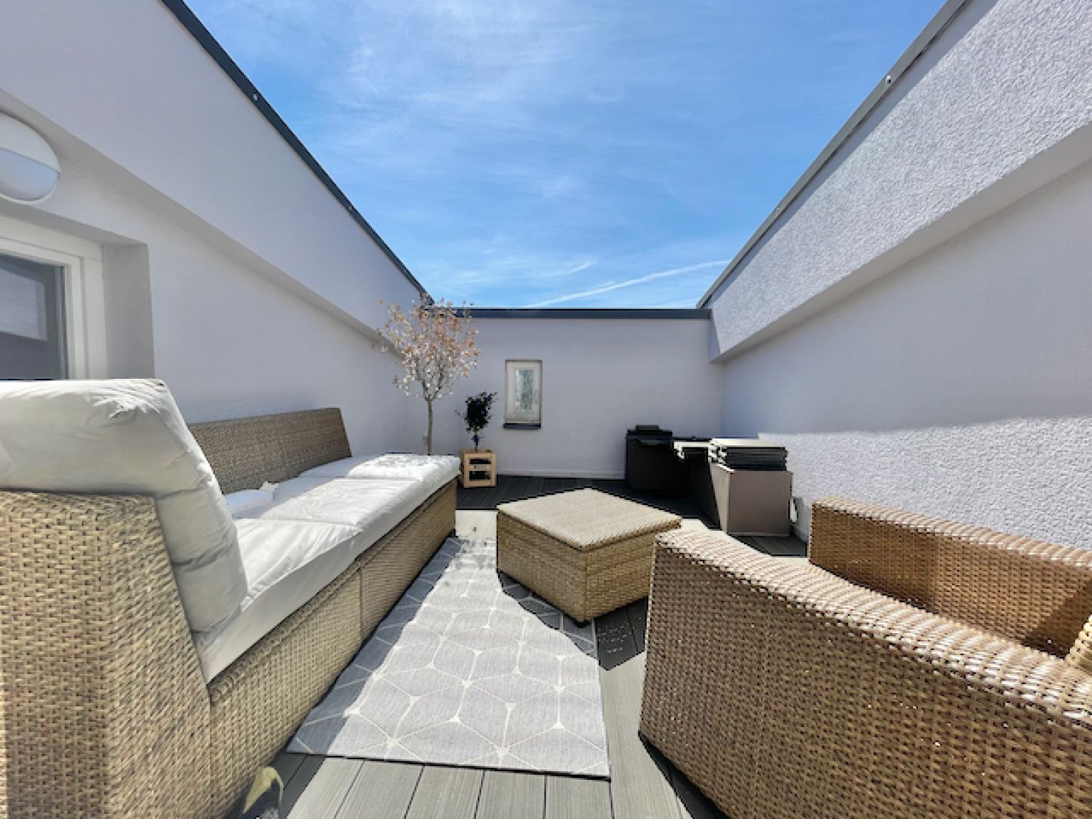 Kaßberg • möbliert • 3 Zimmer • Maisonette • Dachgeschoss • Dachterrasse • Einbauküche • Balkon