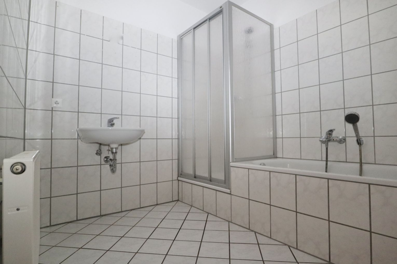 3-Raum Wohnung • in Rottluff • Balkon • zur Miete • Stellplatz • Dusche & Wanne • jetzt anrufen