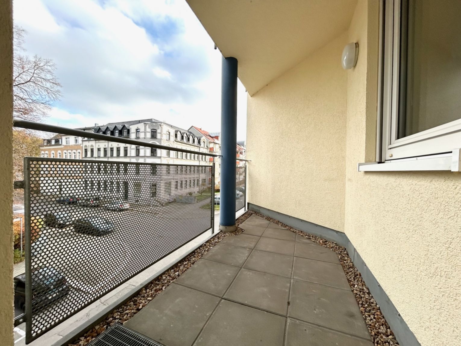 2 Zimmer • individuell • mit Aufzug • Balkon • lichtdurchflutete Räume • mit Stellplatz