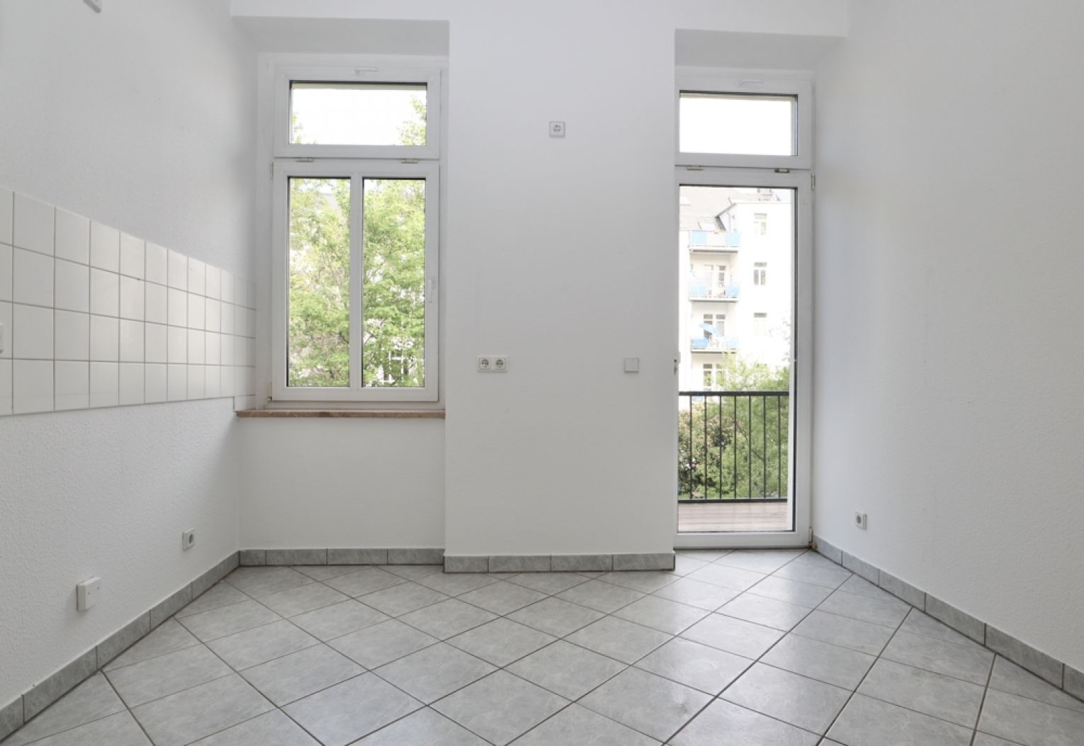 Balkon • Tiefgaragenstellplatz • 3-Raum Wohnung • Kaßberg • Fahrstuhl • Balkon • jetzt anrufen