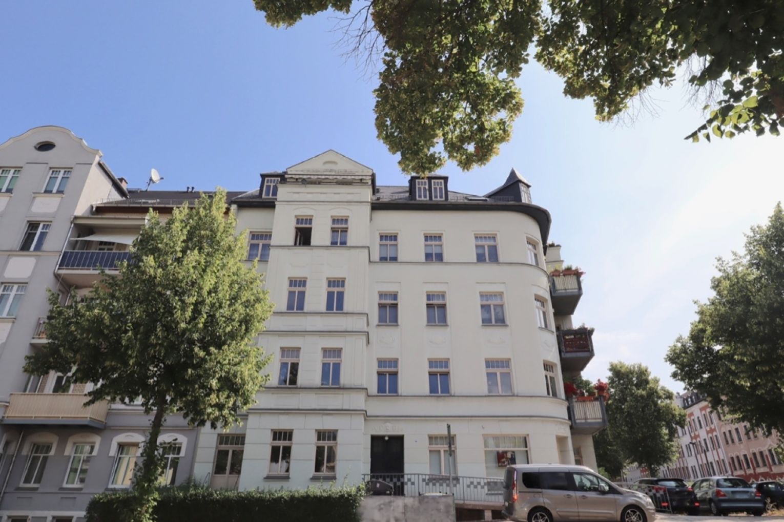 Dachgeschoss • 4-Raum Wohnung • Chemnitz • Maisonette • Balkon • Kaßberg • Tageslichtbad • ruf an