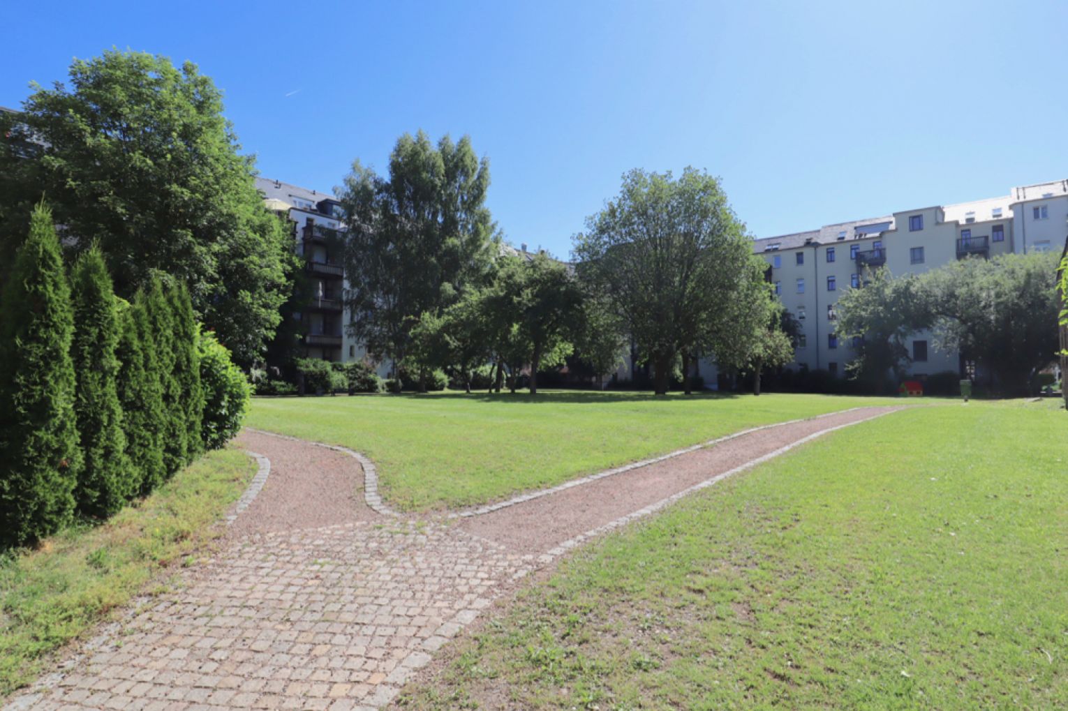 Maisonette • Zentrum • 4- Zimmer Wohnung • Terrasse • Erdgeschoss • Parkett • in Chemnitz • ruf an!