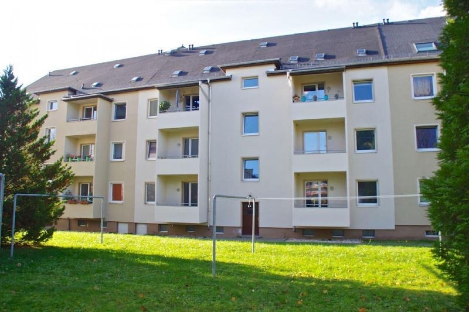 3 Zimmer • ruhige Lage • Maisonette • 2 Bäder mit Wanne • Laminat • Hochparterre • TOP • Mieten