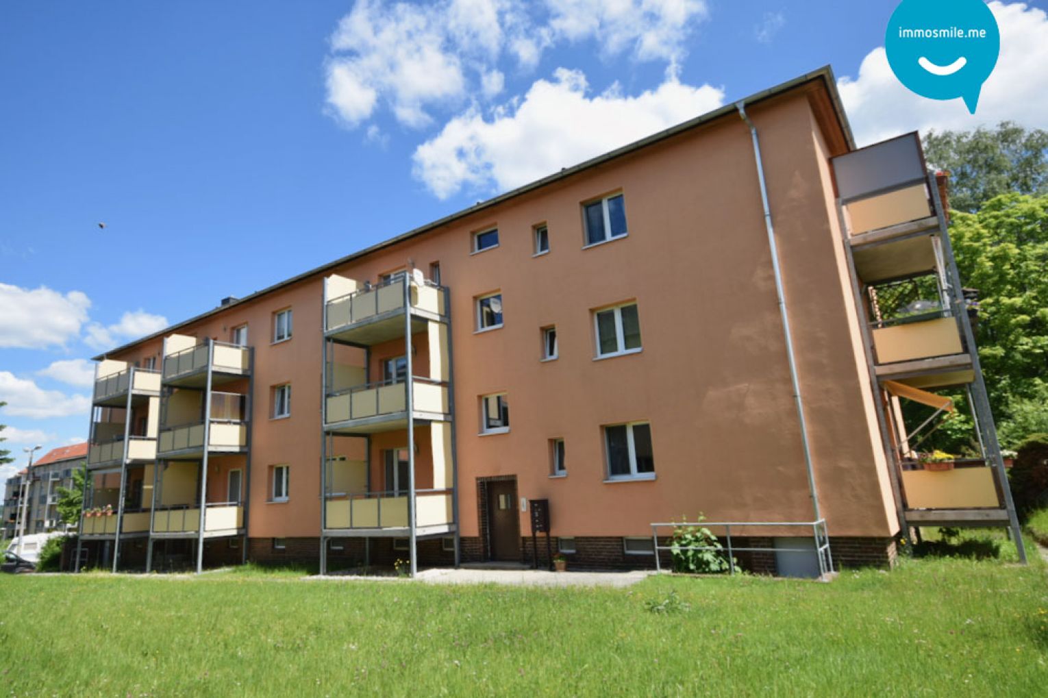 am Heimgarten • 2 Zimmer • Balkon • Laminat • Tageslichtbad mit Wanne • gedämmte Fassade!