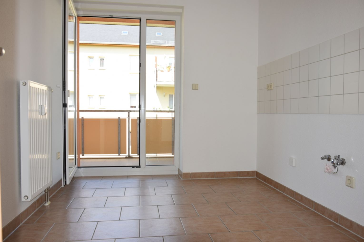 am Heimgarten • 2 Zimmer • Balkon • Laminat • Tageslichtbad mit Wanne • gedämmte Fassade!