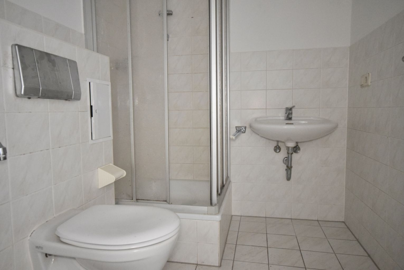 1-Raum-Apartment • neu saniert • Erdgeschoss • Einbauküche möglich • Bad mit Dusche • TOP!