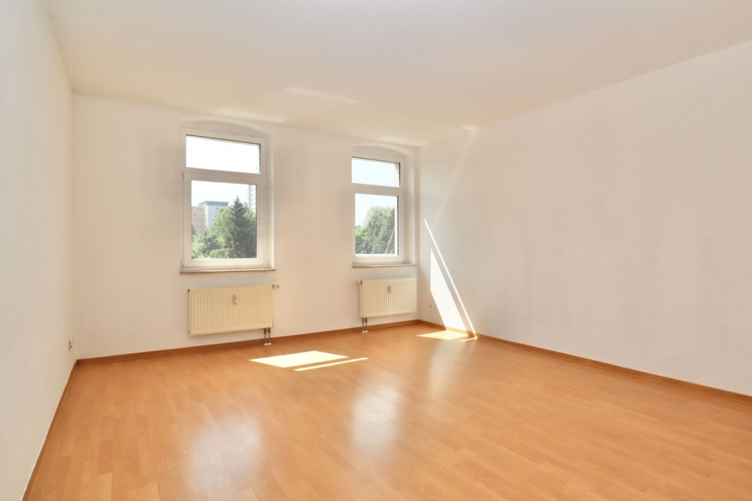 2-Raum Wohnung • Chemnitz • Balkon • Tageslichtbad • Einbauküche • Stellplatz • jetzt mieten