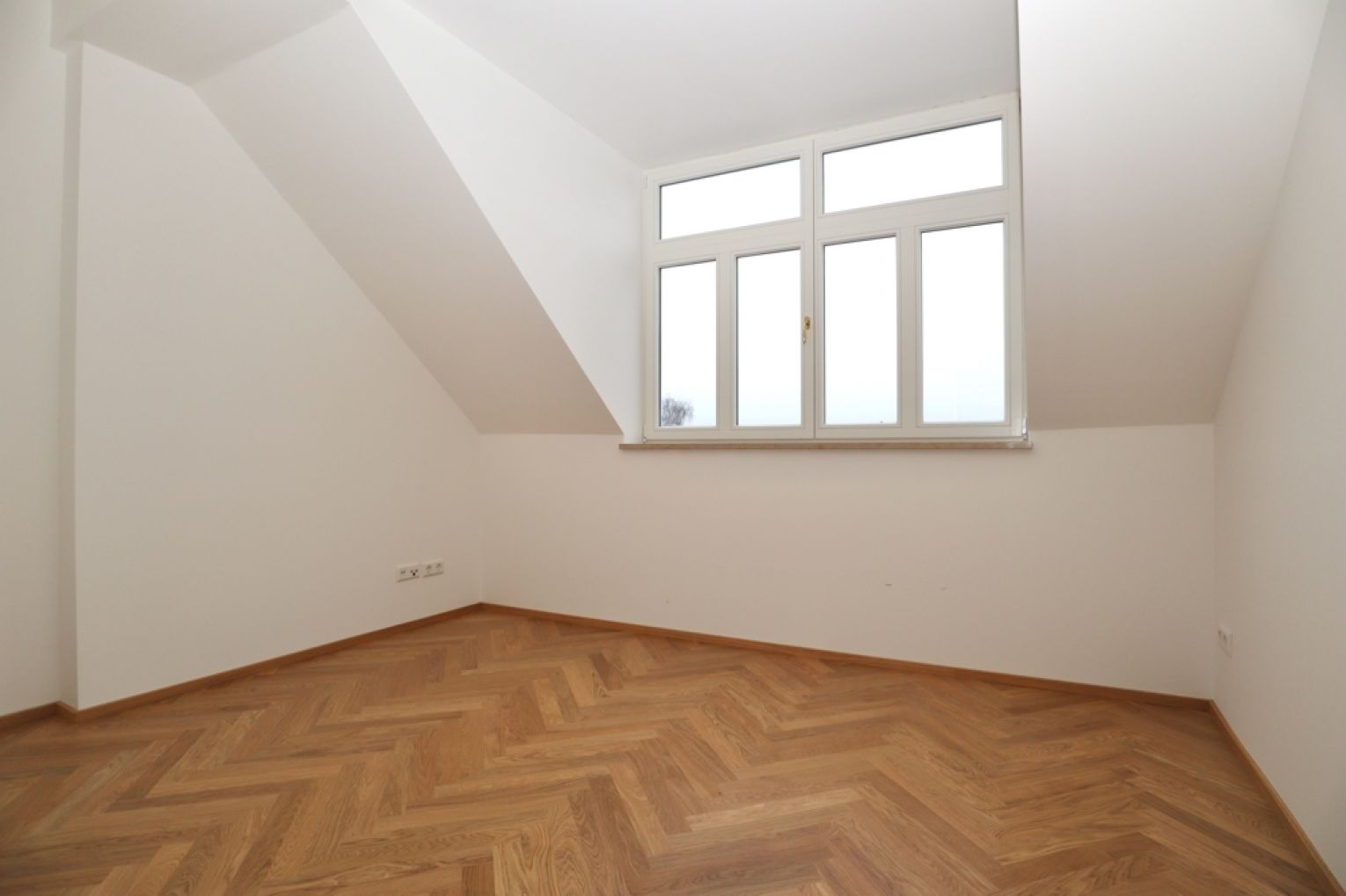 4-Zimmer • Maisonette • 2 Bäder • Balkon  • Fußbodenheizung • Parkett • schnell Termin sichern