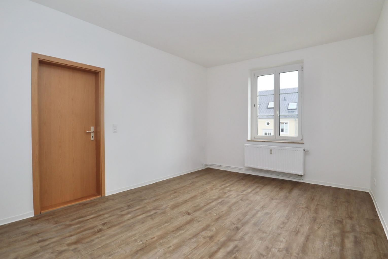 Balkon • saniert • 2-Raum Wohnung • Gutschein • Einbauküche • Ebersdorf • jetzt anrufen