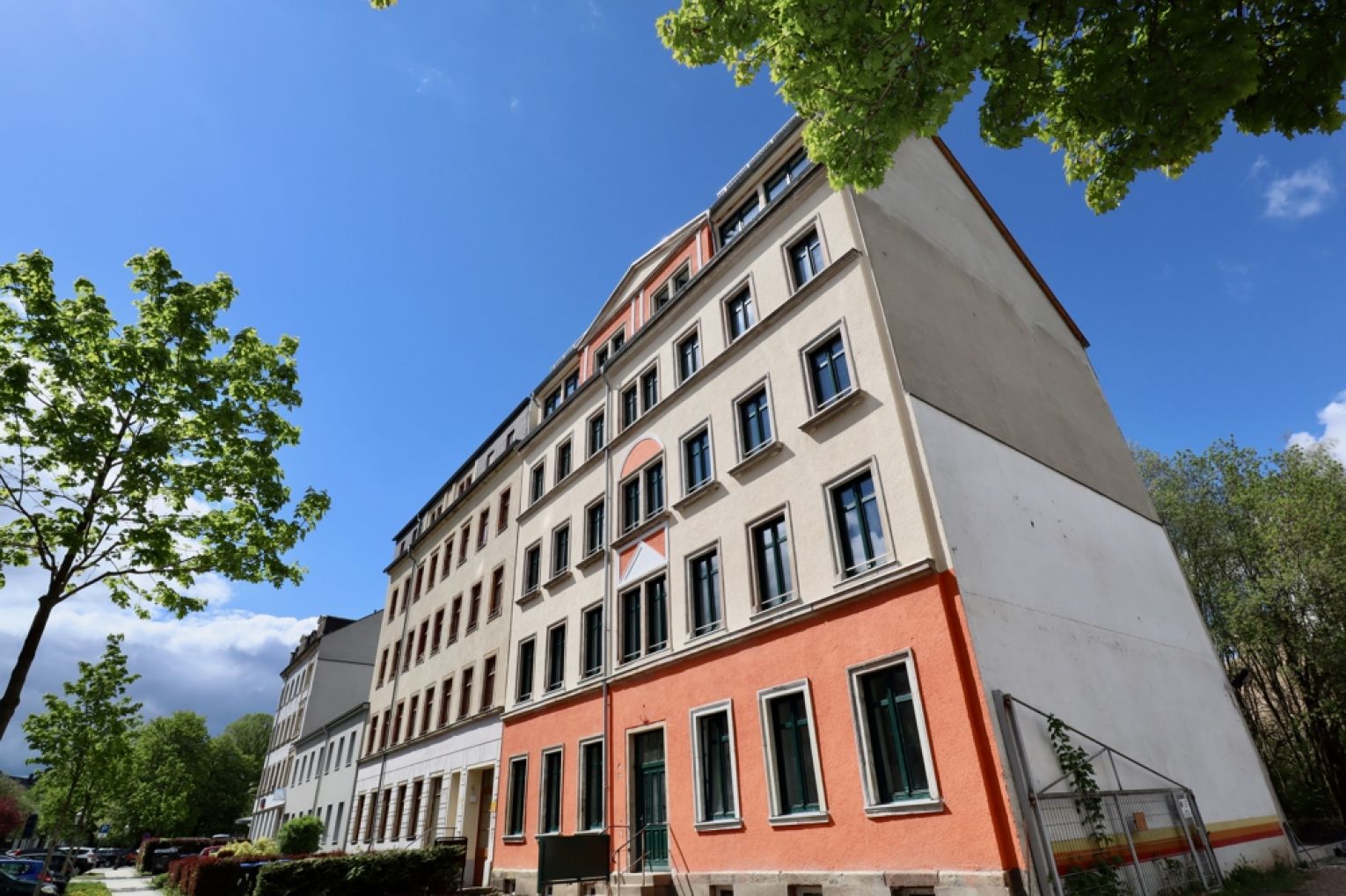 große 5-Zimmer Wohnung • zur Miete • Balkon • Tageslichtbad • Stellplatz • Erstbezug • jetzt anrufen