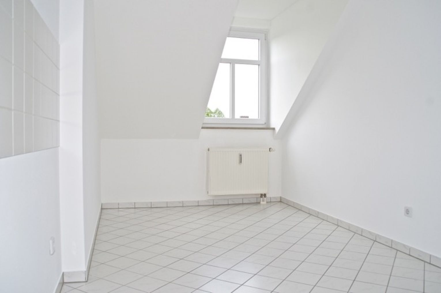 2-Raum Wohnung in Chemnitz • Tageslichtbad • Wanne/Dusche • Lutherviertel • jetzt anrufen