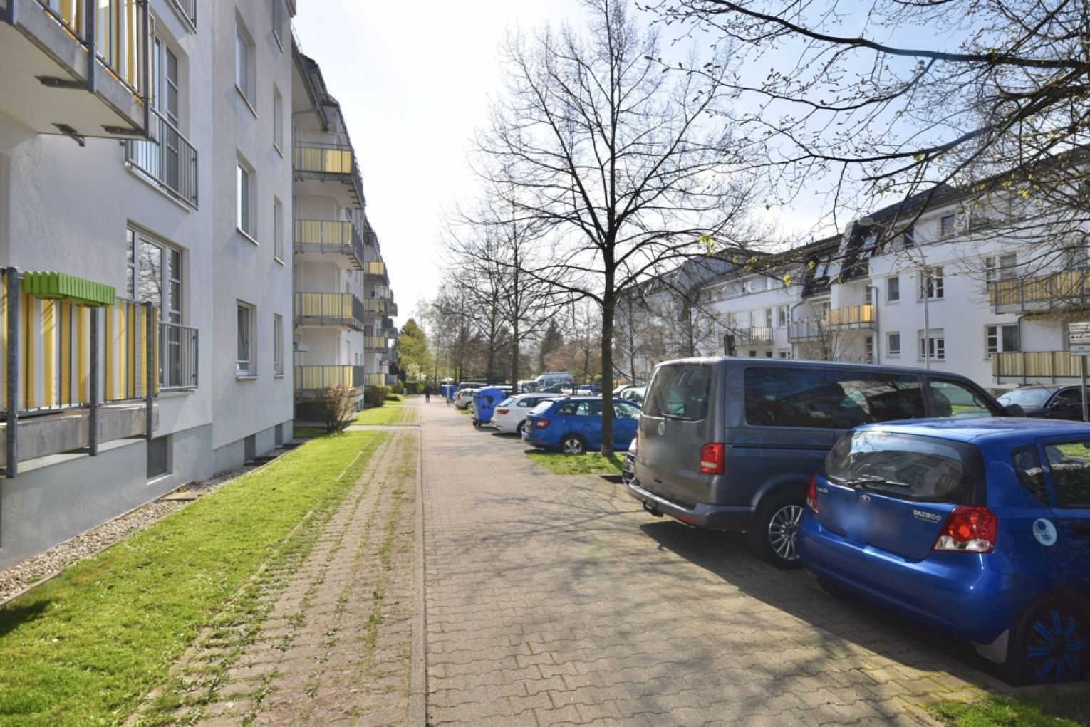 sonnige 2-Raum Wohnung • LIFT • großer Balkon • Einbauküche • Tiefgarage • Schloßchemnitz • Laminat