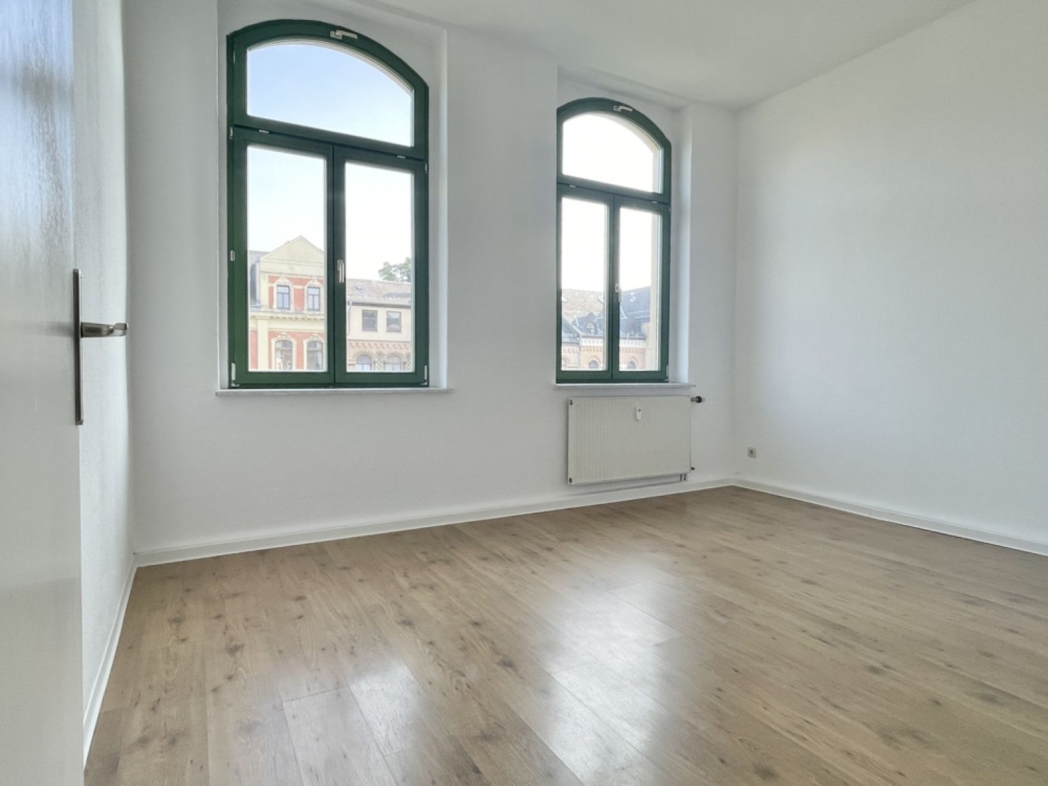 2 Zimmer • Kaßberg • Balkon • ohne Einbauküche! • Bad mit Wanne • Lift • jetzt anschauen!?