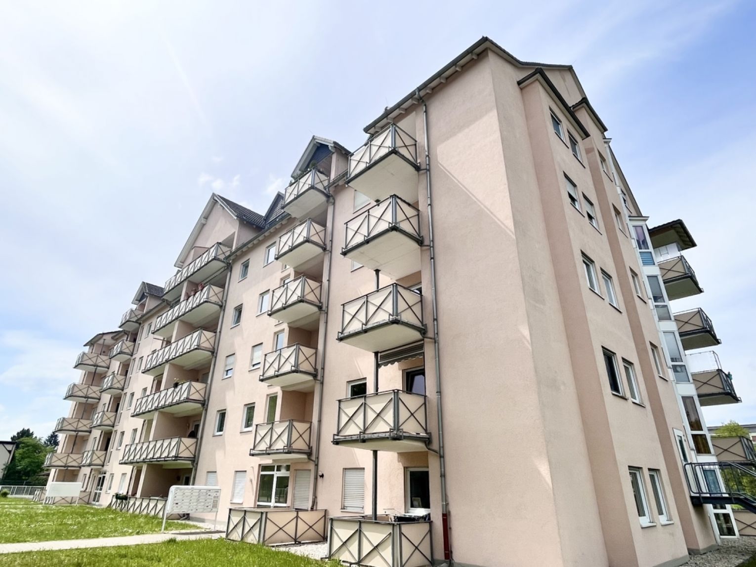 möbliert • 1-Raum Apartment • in Bernsdorf • modern • exklusiv • Balkon • Chemnitz • jetzt anrufen