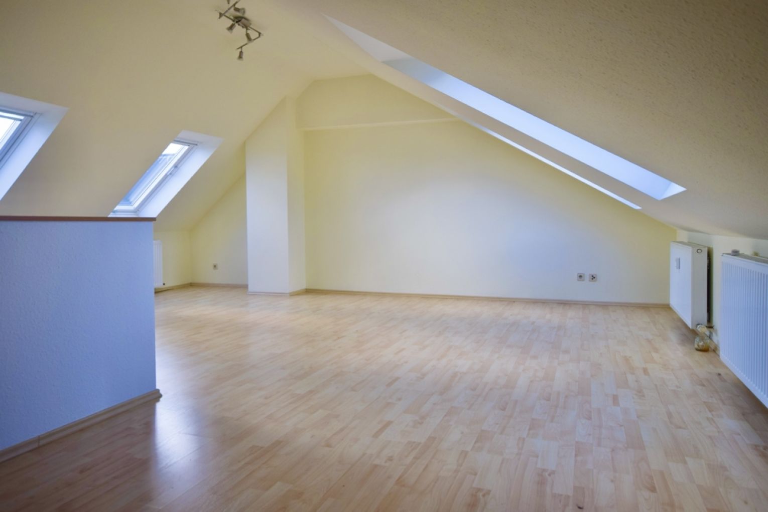 3 Zimmer • Maisonette • Sonnenbalkon • UNI-Nähe • TOP-Grundriss • nicht lang Warten!